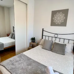  Apartment Deyanira Suite, Aeropuerto, Ifema