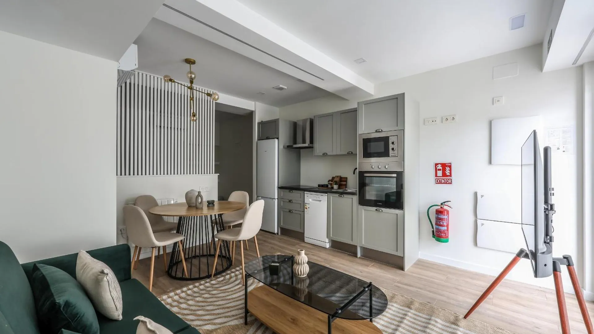 Apartamentos Business Reformados Alquiler Temporal Madrid 0*,